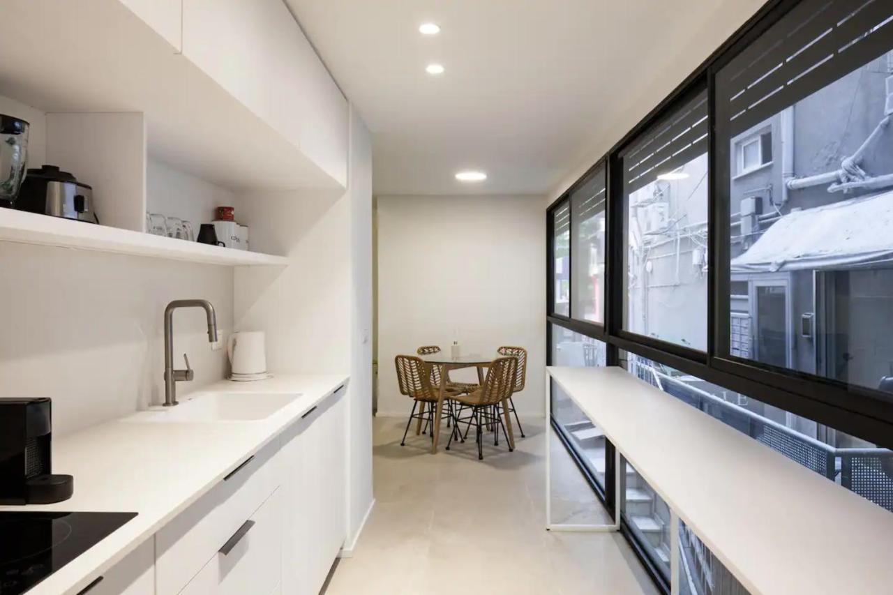 Renovated Large 3Rm Apartment 5 Min From The Beach Tel Aviv Eksteriør bilde